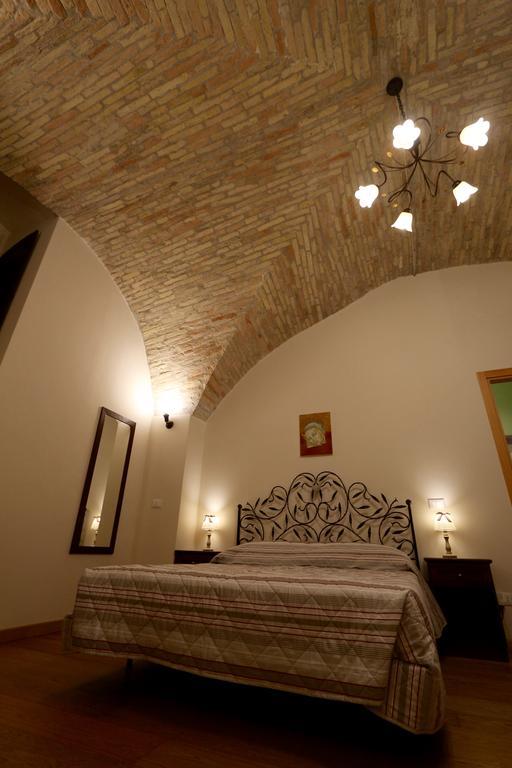 Отель La Casina Colorata Ассизи Номер фото